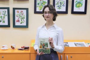 Открылась выставка ботанических иллюстраций к книге «Дары земли моей»
