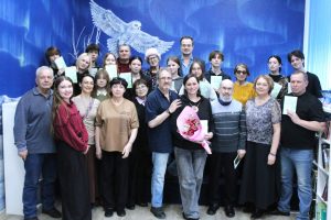 Книгу о чудесном каждый день пишу я…